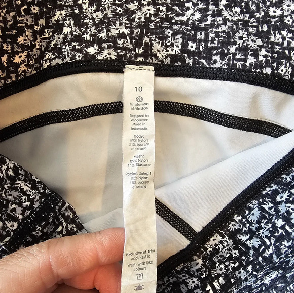 Lululemon •Size 10• Sole Training Cropped Legging Black White Floral Mesh Pocket - Picture 7 of 13